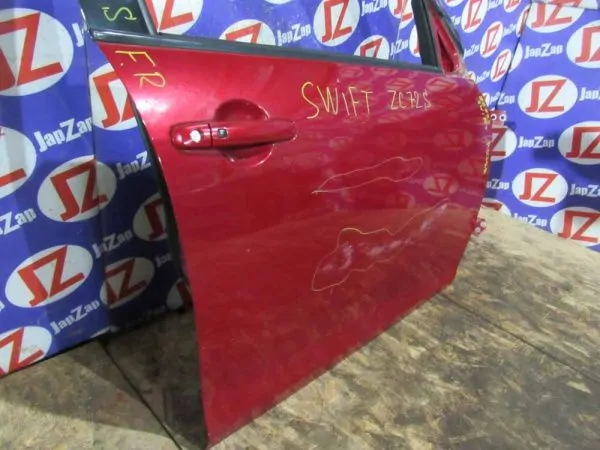 Дверь боковая Suzuki Swift ZC72S Дверь боковая Suzuki Swift ZC72S