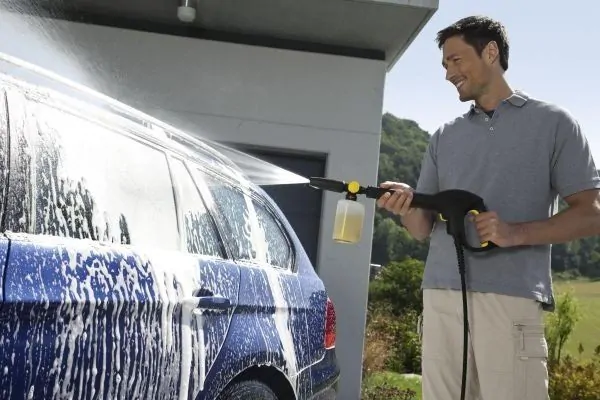 Мини-мойка может заменить услуги автомойки