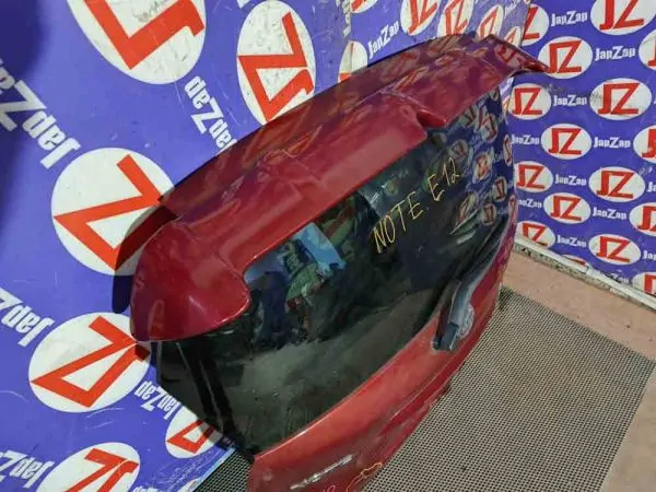 Дверь багажника Nissan Note E12