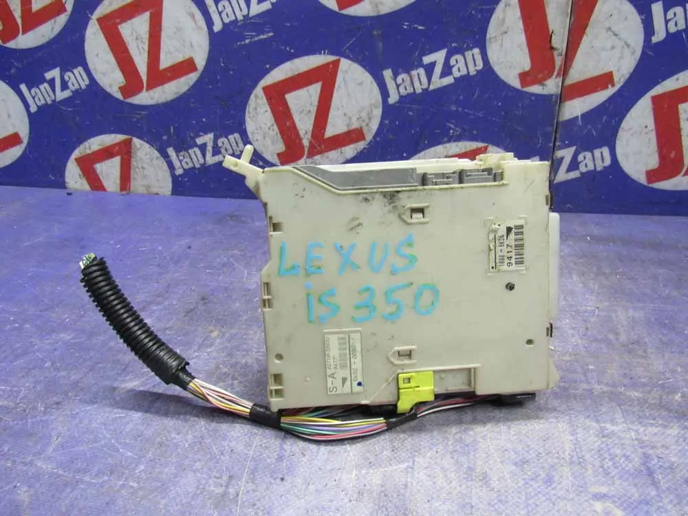 Блок предохранителей, реле Lexus IS GSE21