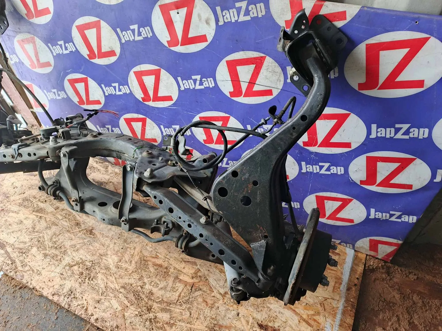 Балка поперечная Nissan Qashqai J10