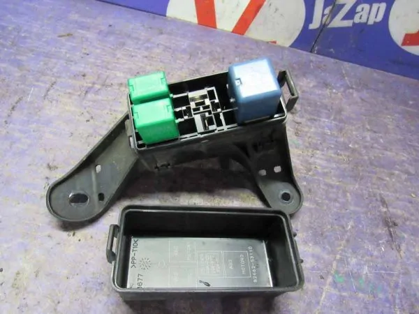 Блок предохранителей, реле Lexus IS GSE21