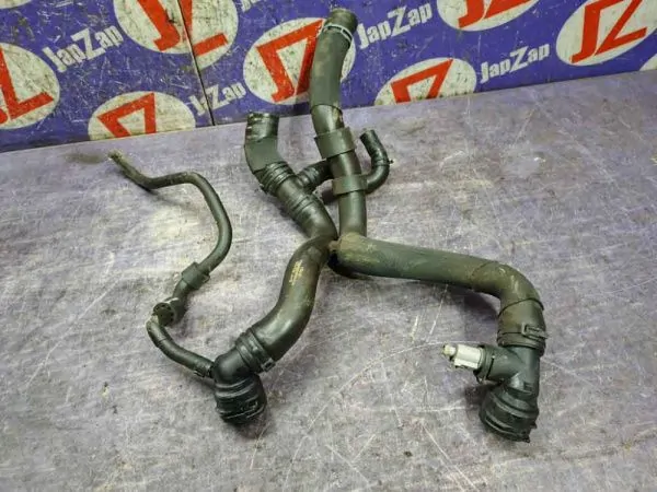 Патрубок системы охлаждения Volkswagen Golf 5K1