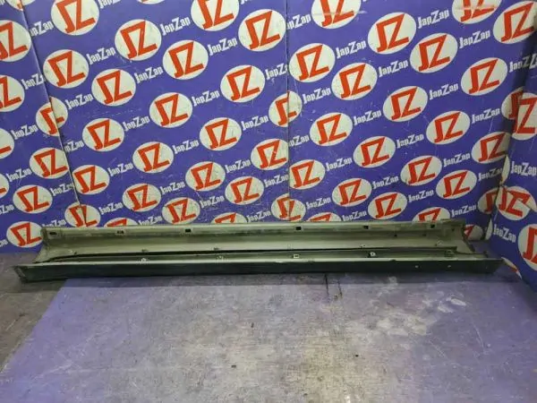 Порог пластиковый Subaru Legacy BL5