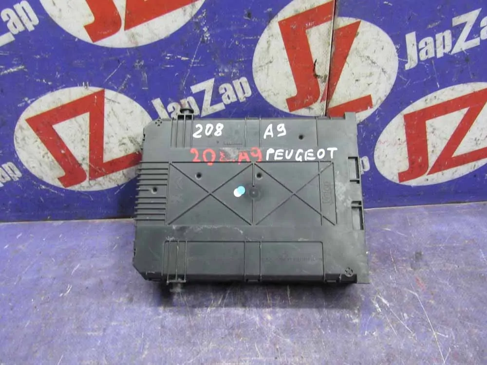 Блок предохранителей, реле Peugeot 208 A9