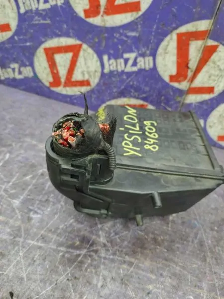 Блок предохранителей, реле Lancia Ypsilon 84609