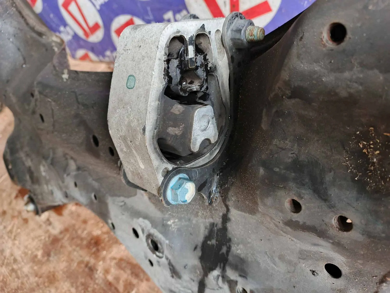 Балка поперечная Nissan Teana L33