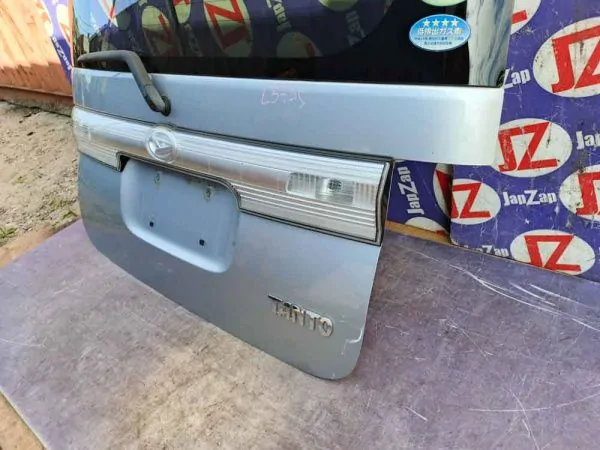 Дверь багажника Daihatsu Tanto L375S