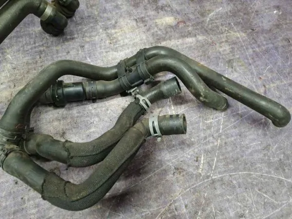 Патрубок системы охлаждения Volkswagen Touran 1T2