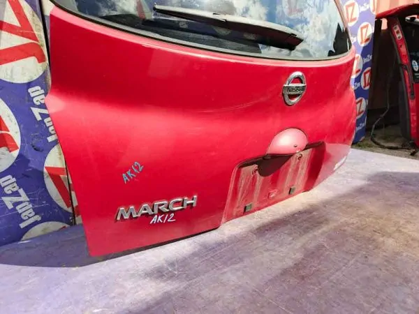 Дверь багажника Nissan March AK12