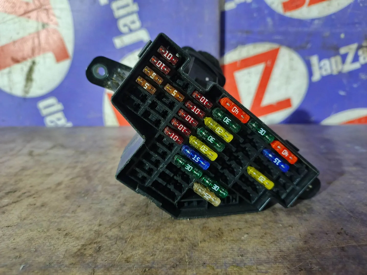 Блок предохранителей, реле Audi A3 8P