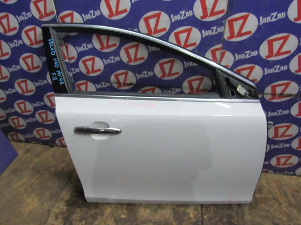 Дверь боковая Volvo V40 MW48