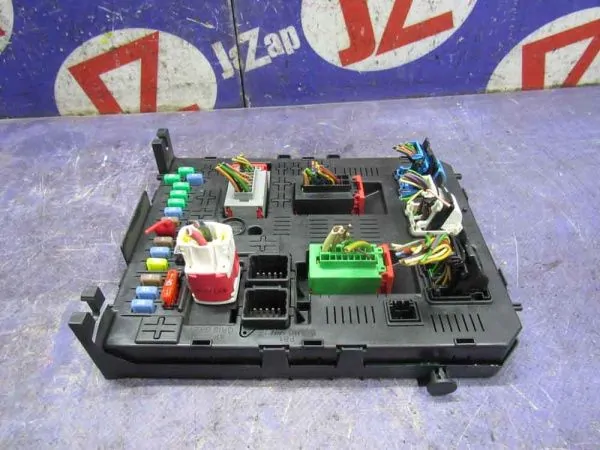 Блок предохранителей, реле Citroen Grand C4 Picasso UA