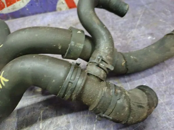 Патрубок системы охлаждения Volkswagen Golf 5K1