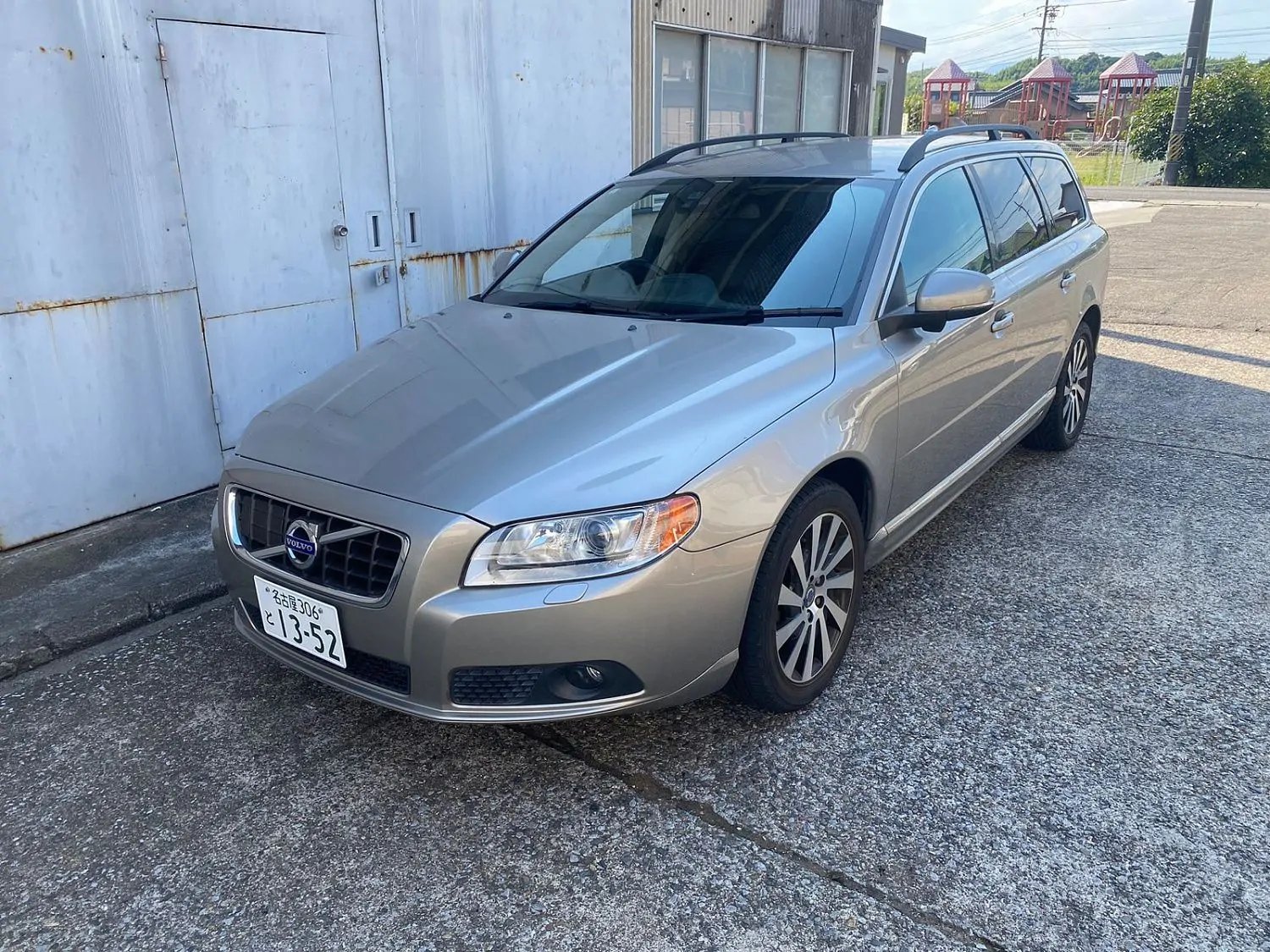 Автомобили в разборе для формирования контейнера