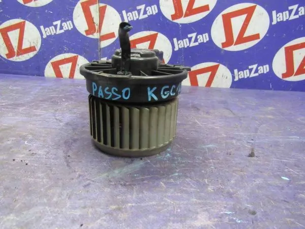 Мотор печки Toyota Passo KGC10