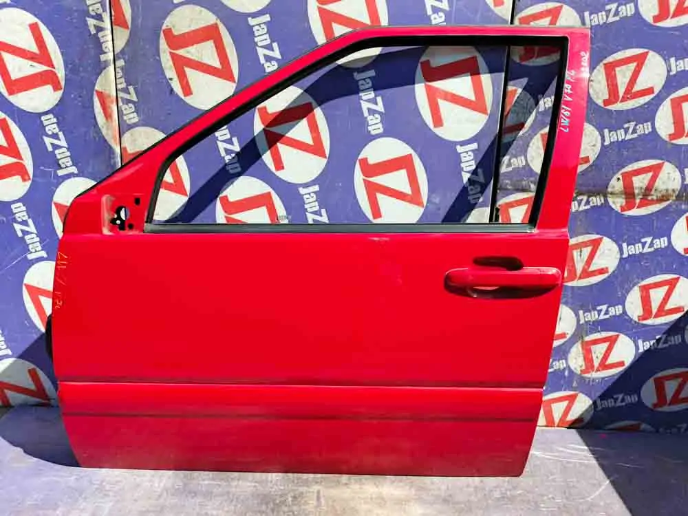 Дверь боковая Volvo V70 LW56