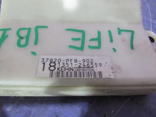 Блок управления двигателем Honda Life JB1