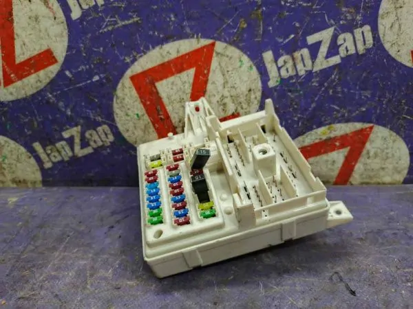 Блок предохранителей, реле Cadillac CTS 