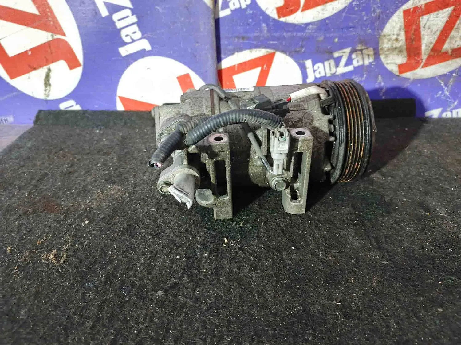 Компрессор кондиционера Nissan Teana L33