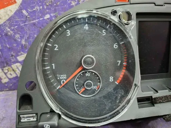 Панель приборов Volkswagen Passat B7