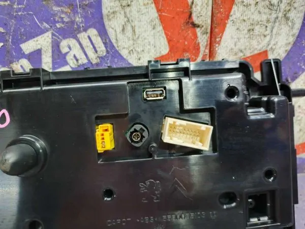 Панель приборов Citroen C4 Picasso 3D