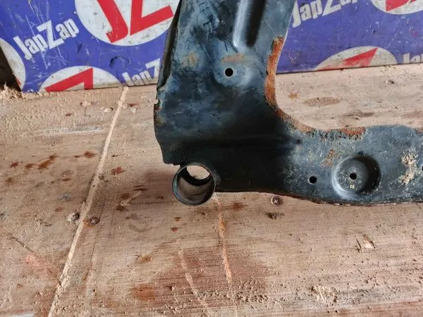 Балка поперечная Nissan Qashqai J10