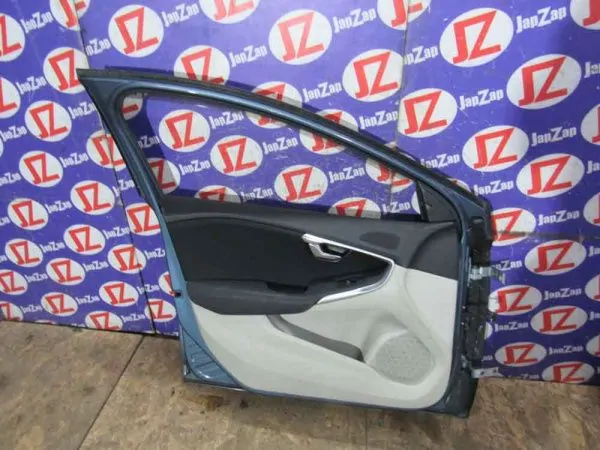 Дверь боковая Volvo V40 MW48