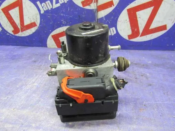 Блок ABS Suzuki Swift ZC31S Блок ABS Suzuki Swift ZC31S