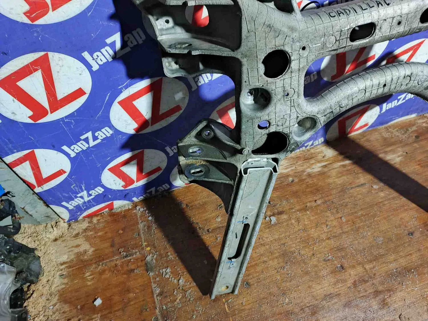 Балка поперечная Cadillac CTS