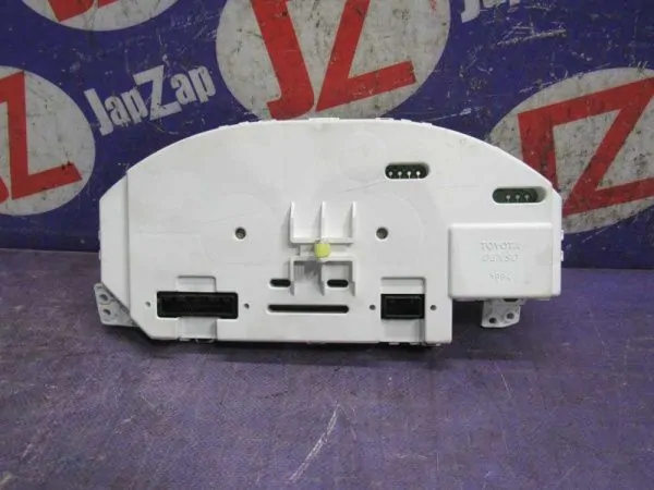 Панель приборов Toyota Sienta NCP81