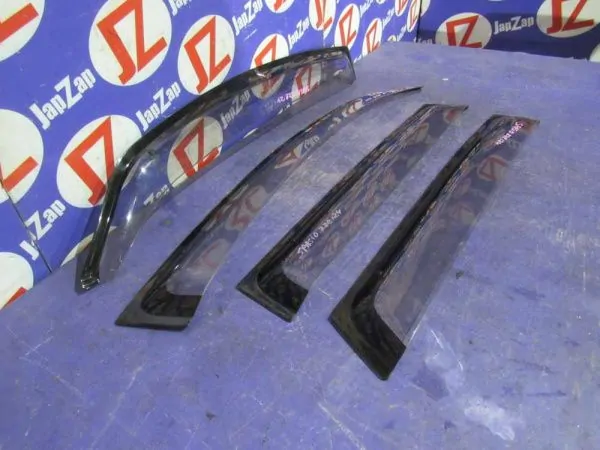 Ветровик для автомобиля Toyota Corolla Spacio