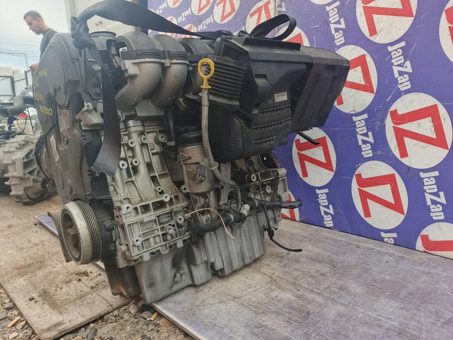 Двигатель Volvo V50 MW43