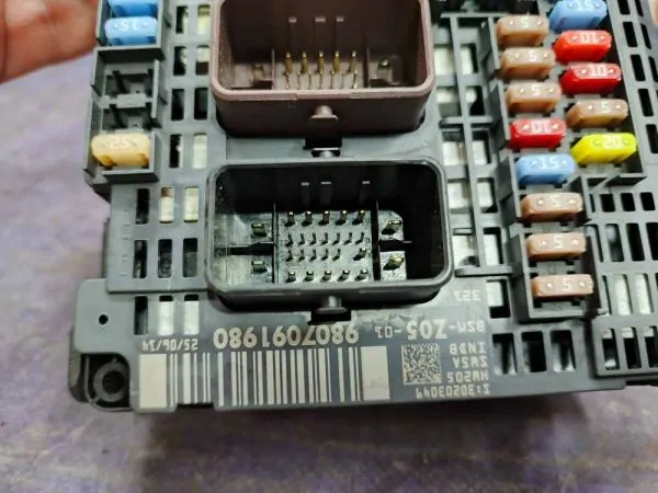 Блок предохранителей, реле Citroen C4 Picasso 3D