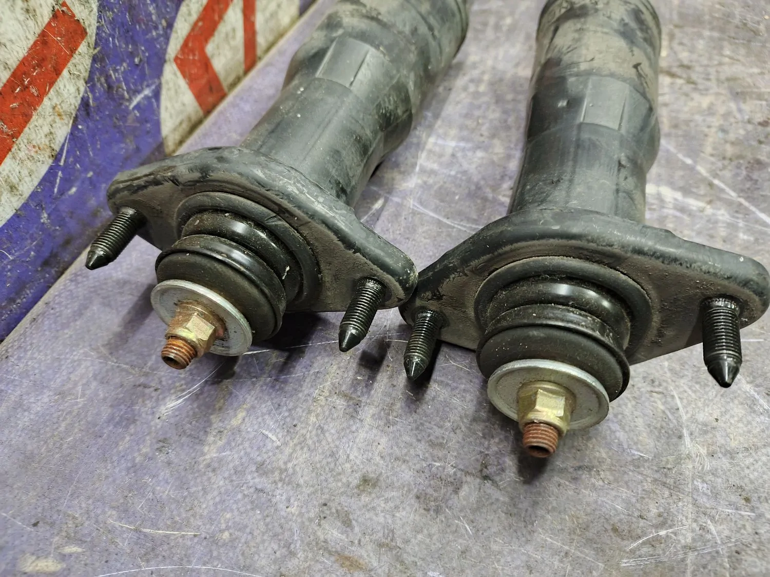 Амортизатор подвески Honda Stepwgn RF3