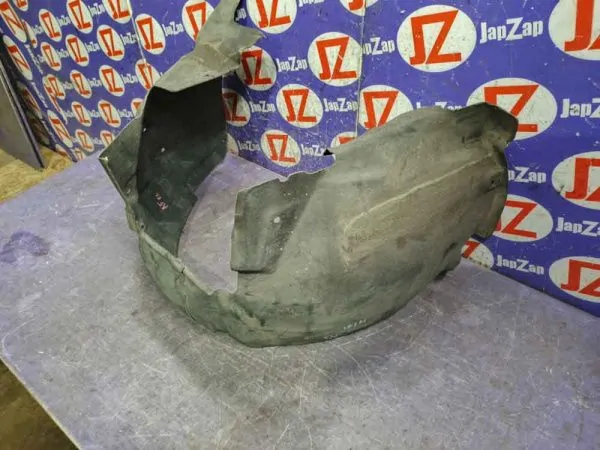 Подкрылок Audi A5 8TA