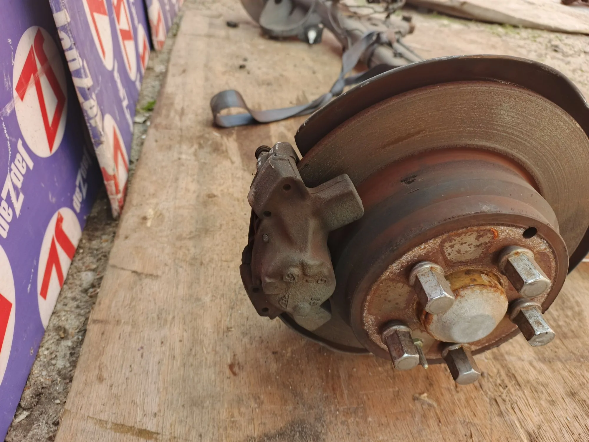 Балка поперечная для Volvo V70 LW56  B5254  зад    