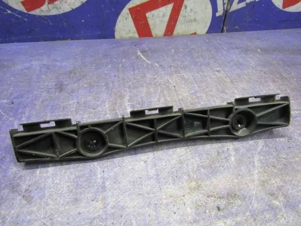 Кронштейн бампера Lexus IS GSE21