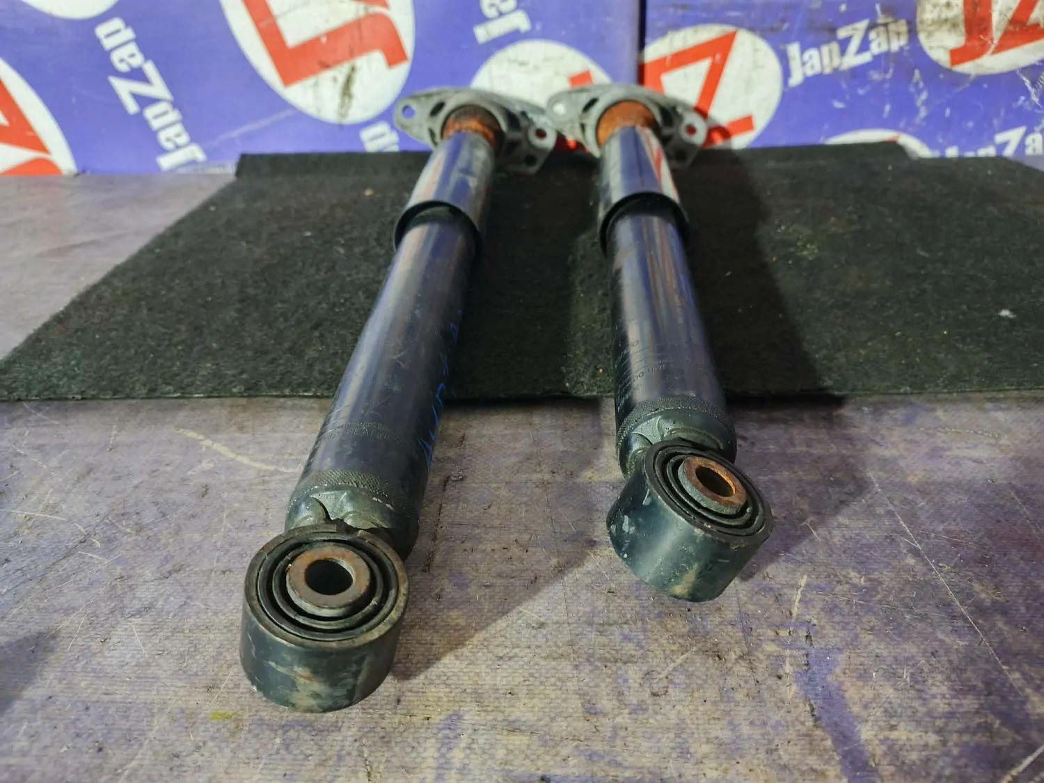 Амортизатор подвески Audi A3 8P