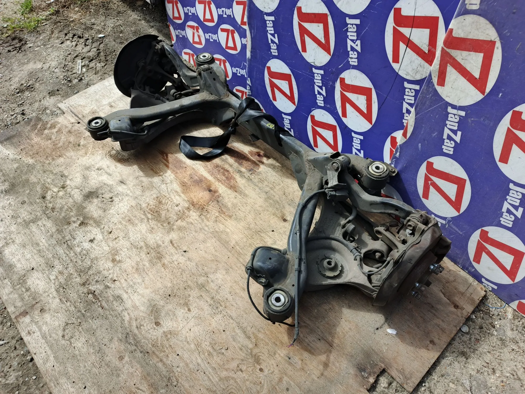 Балка поперечная для Audi A4 8ED  BFB  зад    