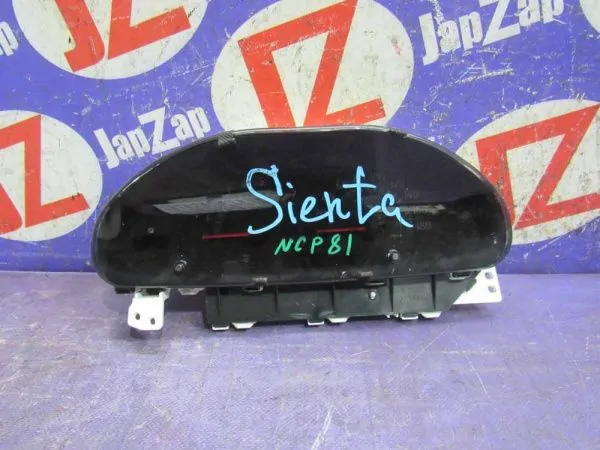 Панель приборов Toyota Sienta NCP81