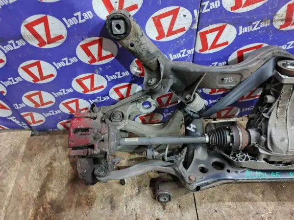 Балка поперечная Audi A5 8T3