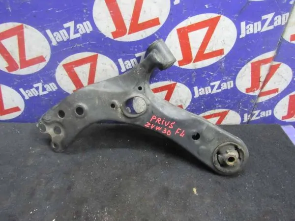Рычаг Toyota Prius ZVW30