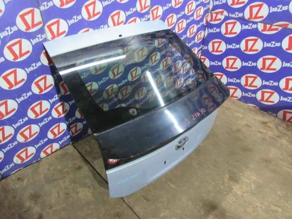 Дверь багажника Toyota Prius ZVW30