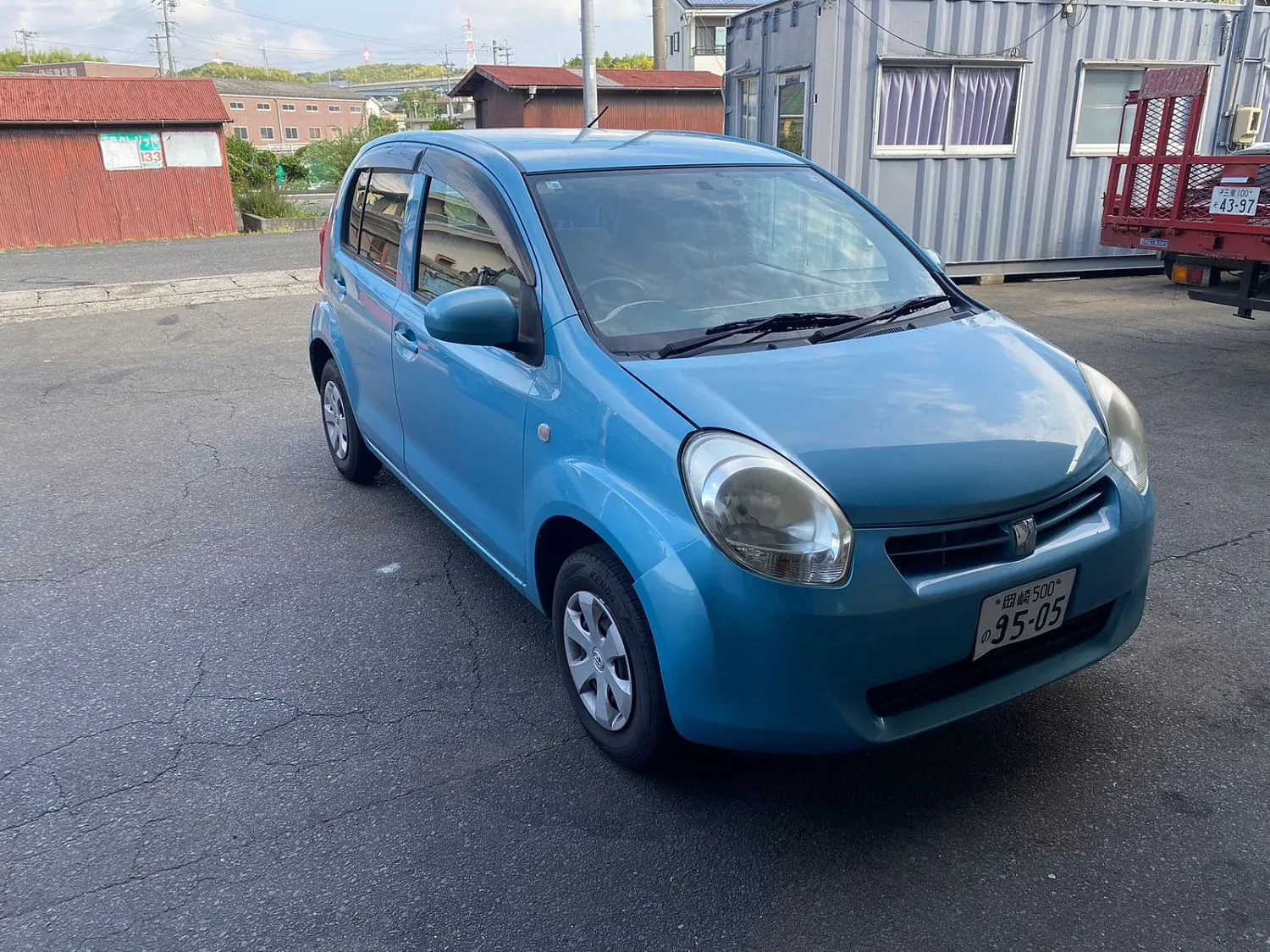 Автомобили в разборе для формирования контейнера