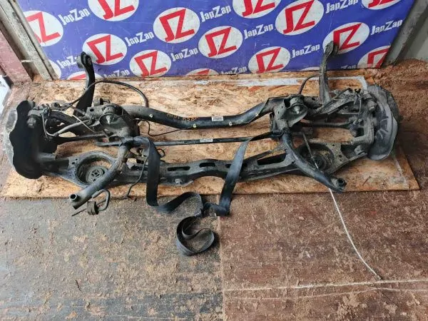 Балка поперечная Audi A3 8P