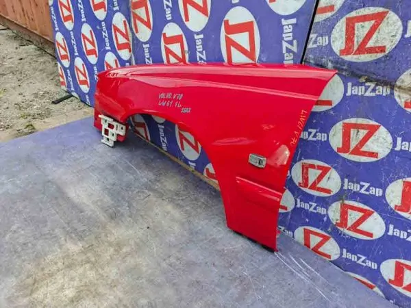 Крыло переднее Volvo V70 LW56