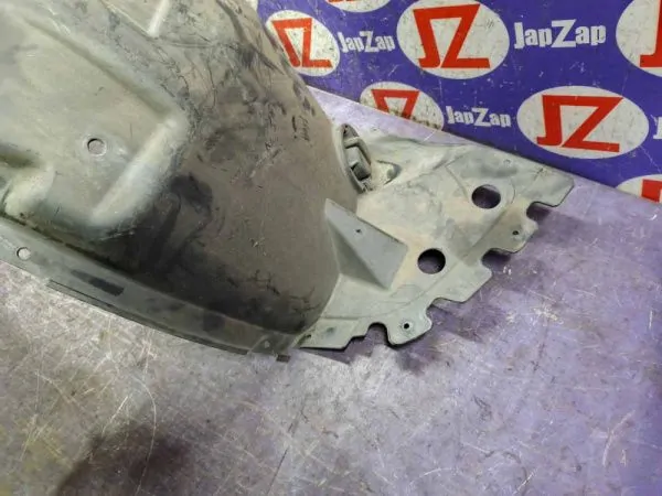 Подкрылок Cadillac CTS 