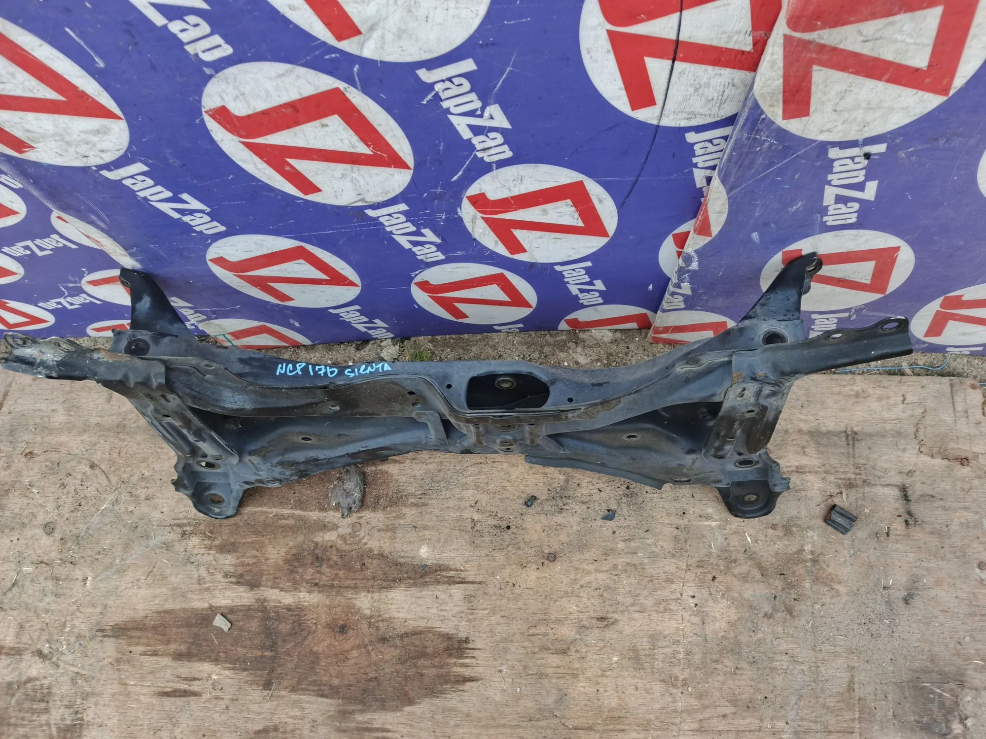 Балка поперечная для Toyota Sienta NSP170G  1NR-FKE  перед    