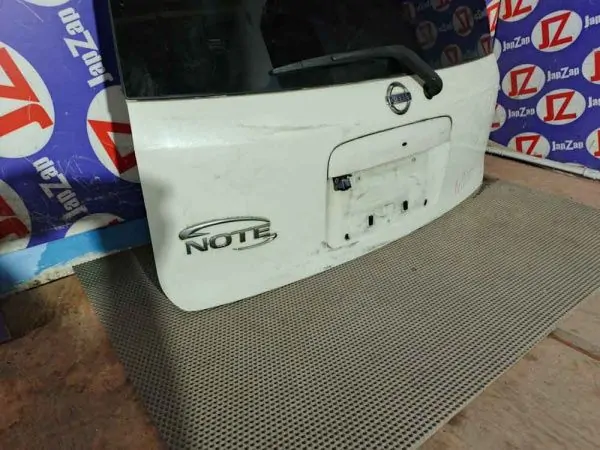 Дверь багажника Nissan Note E11